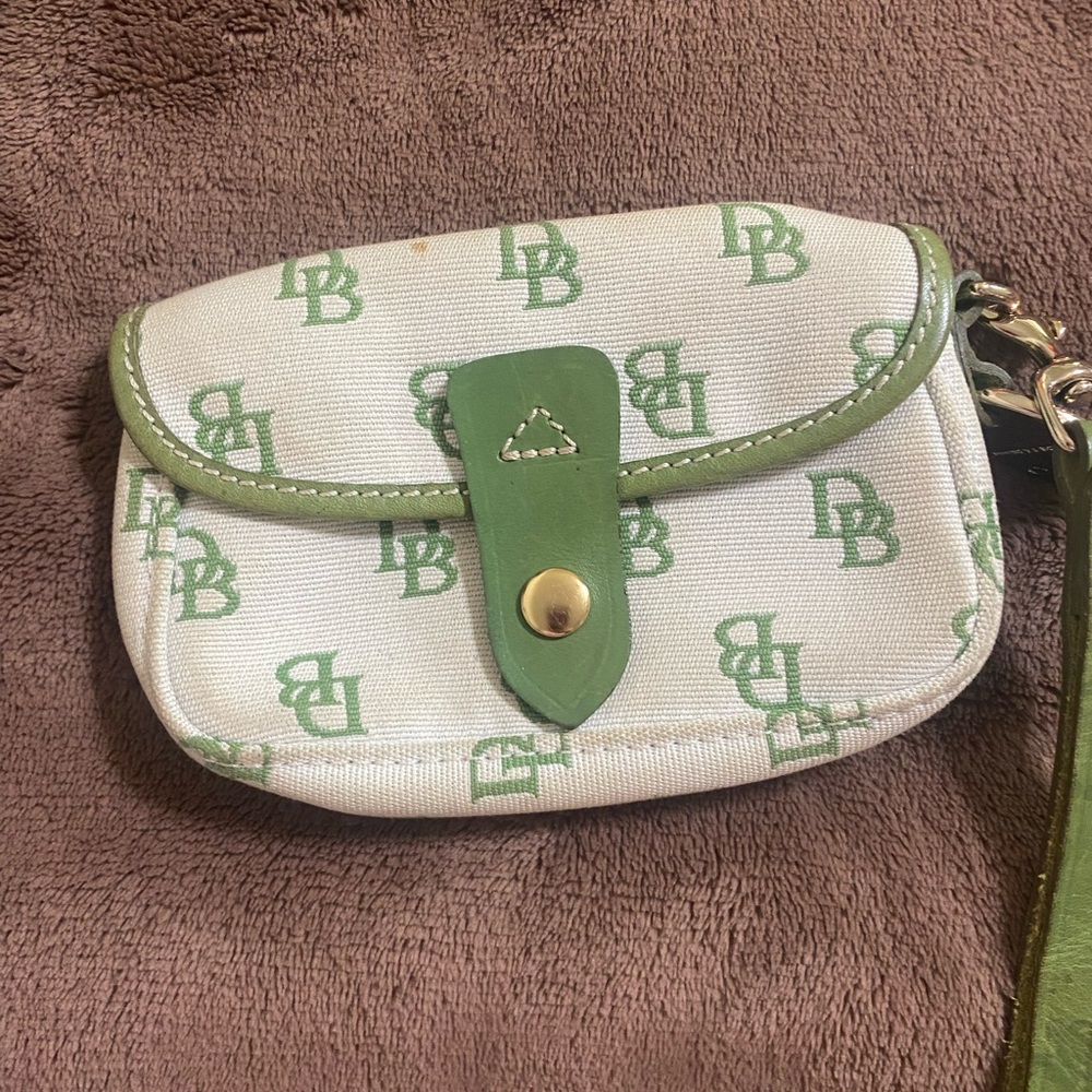 Dooney & Bourke Green and White Women's wristlet wallet